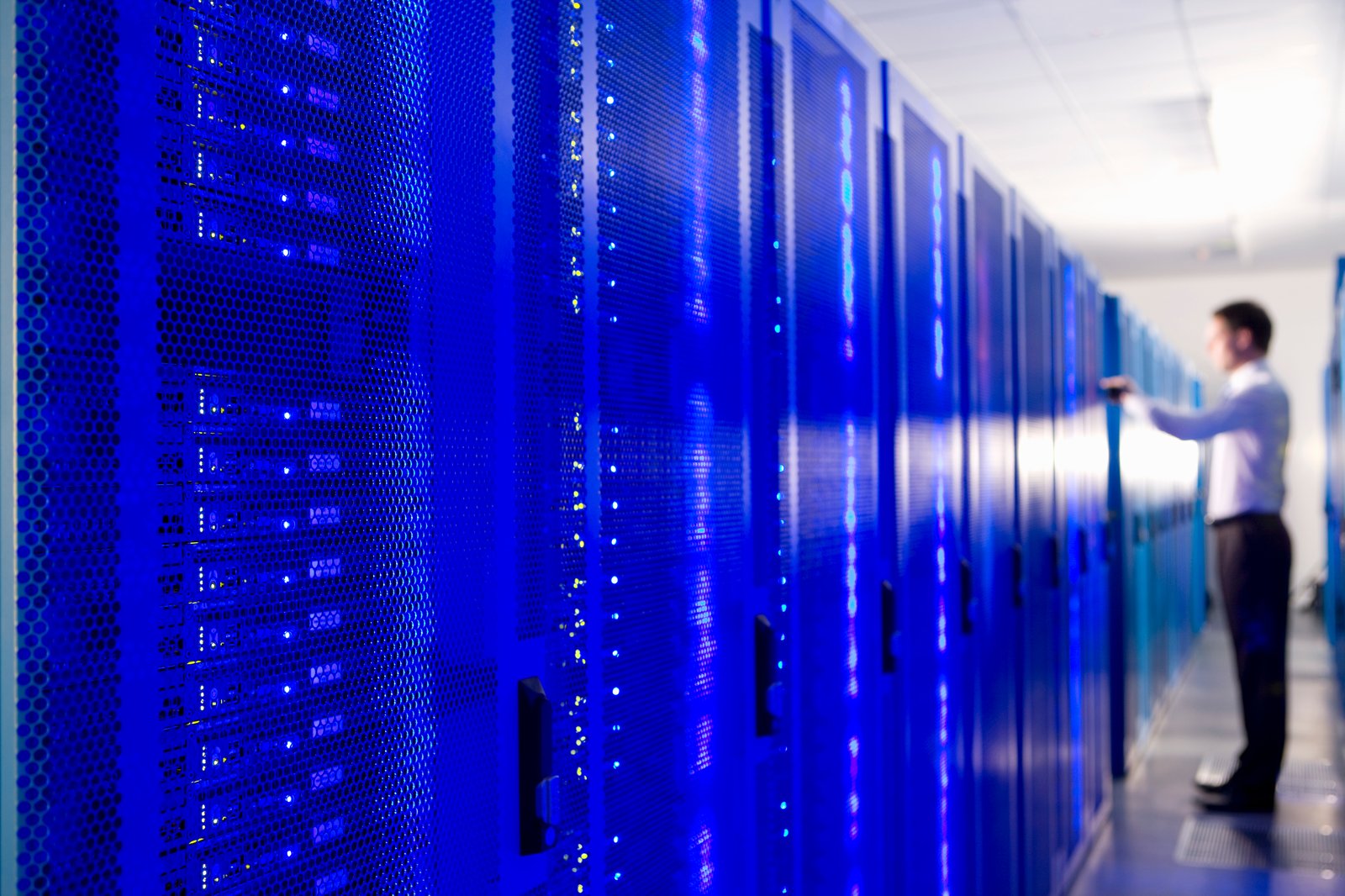 Tecnico IT in un data center: Nutanix come alternativa a VMware